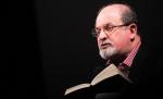 Salman Rushdie devine scenarist pentru postul TV Showtime