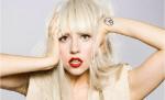 Lady Gaga îşi pierde părul de la prea mult vopsit