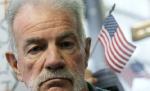 Pastorul Terry Jones a ars un exemplar din Coran în mijlocul bisericii 