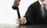 Instanţa supremă a decis că avocatul arestat în dosarul de corupţie de la ANAF poate fi cercetat în libertate