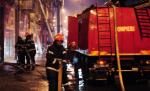 O casă din Bucureşti a ars în totalitate