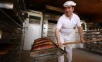 Un Paşte scump. Preţurile la produsele pascale s-au dublat faţă de anul trecut