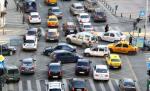 Trafic rutier în Bucureşti, anul 2011. Şoferii stau blocaţi în mijlocul intersecţiei