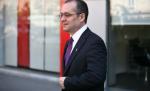Premierul Emil Boc s-a tuns cu ocazia sărbătorilor pascale