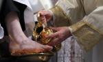 Papa Benedict a celebrat Cina cea de Taină şi a spălat picioarele a 12 preoţi