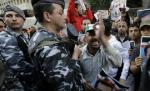 Violenţele continuă în Siria. Guvernul a masat tancuri lângă oraşele cu probleme