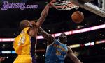 Kobe face spectacol după o accidentare la gleznă şi apropie Lakers de runda a doua