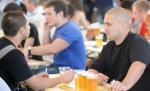Proiect de lege: Muzică interzisă după ora 22 la terase, petreceri cu acordul vecinilor şi limitarea auto-protecţiei