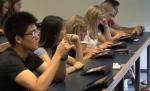 De la caiete la iPad. Şcolile din Asia înlocuiesc hârtia cu tabletele PC