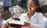 Li Na a învins-o pe Francesca Schiavone în finala de la Roland Garros