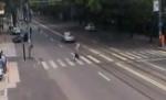 Bătrâna care a fost lovită pe trecerea de pietoni de o maşină de nuntă a murit