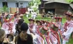 Obiceiuri de Rusalii: Împănatul boului, tradiţie respectată cu sfinţenie într-un sat din Cluj