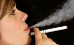 Medici: Ţigara electronică - pericol pentru sănătate. Conţine substanţe cancerigene