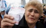 Un medic din Botoşani, prins în flagrant în timp ce solicita şi lua mită de la persoane invalide
