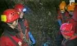 Speologul blocat de joi într-o peşteră din Apuseni a fost salvat după o zi