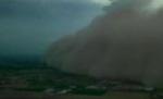 Tsunami de nisip în SUA. Un nor gigantic de praf a înghiţit cartiere întregi din oraşul Pheonix
