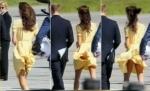 Cu rochia-n vânt: Ducesa de Cambridge le dezvăluie fotografilor indiscreţi lenjeria sa intimă