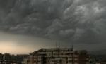 Avertizare de vijelii pentru toată ţara, până miercuri