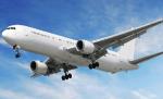Un bărbat s-a închis în toaleta unui avion în zbor, după care a agresat un însoţitor