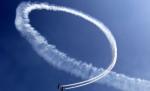 Demonstraţiile de la Otopeni Air Show au ţinut cu sufletul la gură sute de spectatori