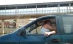 Asta da adrenalină: Să faci sex cu prietena în mașina... gonind pe autostradă