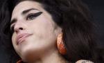 Amy Winehouse, înmormântată la cel mult 24 de ore după finalizarea autopsiei. Artista ar fi murit în somn 