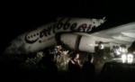 Un avion cu 163 de persoane la bord s-a rupt în două la aterizare. Nu au fost victime
