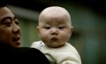 Zeci de copii chinezi, răpiţi din propriile familii de autorităţi: Nu e un câine, e copilul meu!
