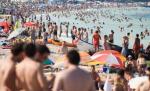 Toată lumea este la mare. Vezi aici câţi oameni au ales să petreacă weekendul pe litoral