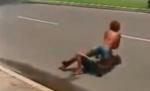 Kung Fu ca în filme în plină stradă, între două femei de culoare