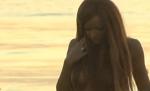 Burlăciţa: Bianca Drăguşanu, în sânii goi la micul dejun