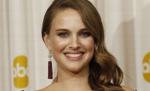 Natalie Portman nu a reuşit să scape de kilogramele în plus de la sarcină. Vezi cum se îmbracă