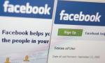Studiu: Adolescenţii consideră drept lecturi postările de pe Facebook şi e-mailurile
