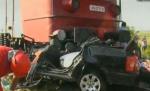 Suceava. O femeie gravidă în nouă luni şi copilul ei de cinci ani au murit după ce maşina lor a fost lovită de tren