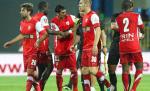 Dinamo învinge cu 2-1 pe Oţelul şi rămâne lider cu maximum de puncte