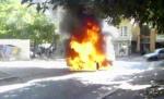 O maşină de 60.000 de euro s-a făcut scrum la Galaţi: A luat foc în mers. Vezi imaginile cu incendiul