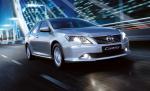 Toyota Camry, modelul global, în primele imagini oficiale