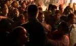 Imagini şocante. Bătaie între manelişti, la concertul lui Liviu Puştiu