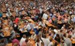 Braşov. Sute de litri de bere "curg" la Oktoberfest, până duminică