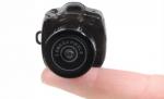 Cel mai mic aparat foto digital din lume, anunţat de Hammacher Schlemmer