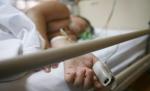 Un bărbat a ajuns la spital în comă profundă după ce a căzut pe scări