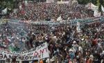 Grecia vrea să reducă salariile cu 40%. Vezi pe cine afecteaza măsura