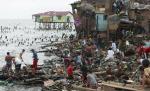 Două taifunuri devastează Filipine. Zeci de mii de oameni sunt sinistraţi. Galerie Foto