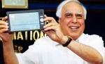 Aakash - cea mai ieftină tabletă din lume - a fost lansată în India. Vezi cât costă