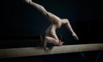O minunăţie de corp: O americancă, olimpică la bârnă, îşi arată nurii într-un pictorial sexy