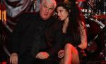 Tatăl lui Amy Winehouse vrea să împărtășească adevărata poveste a fiicei sale, într-o nouă carte
