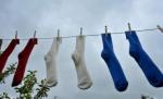 Cum recunoşti un francez când se descalţă: Îi miros picioarele