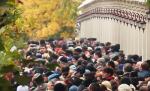 Pelerinaj la Iaşi. 10.000 de credincioşi au mers trei kilometri după moaştele Sf. Parascheva