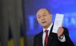 Băsescu, după primirea unei cărţi de Marcel Proust de la Eugen Simion: Voi menţiona volumul în declaraţia de avere