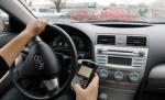 Telefoanele inteligente, un pericol pe şosele. Întreruperea BlackBerry a redus numărul accidentelor